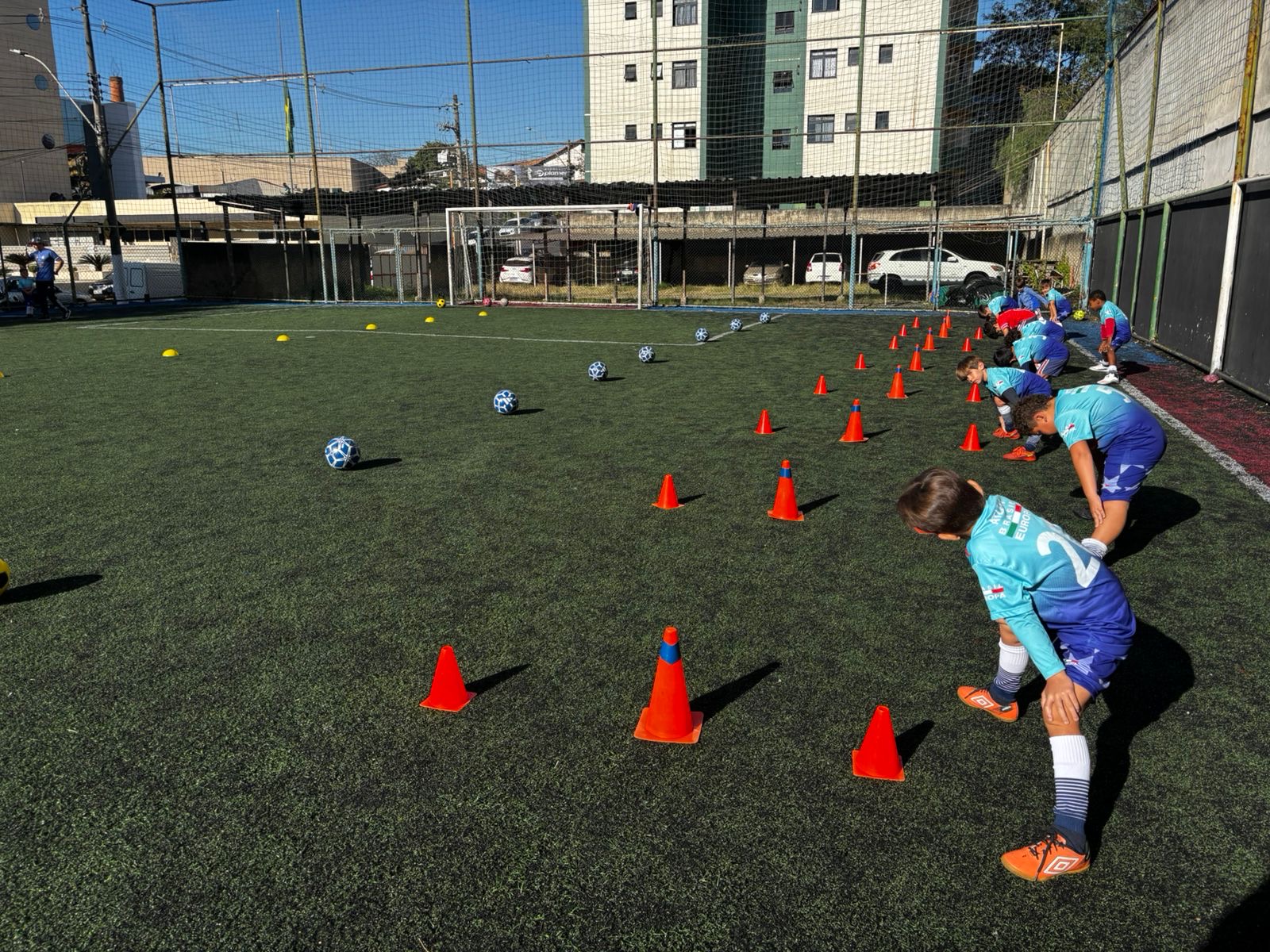 Treino de campo com cones